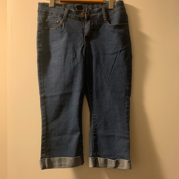 Jean Capris - Picture 2 of 4